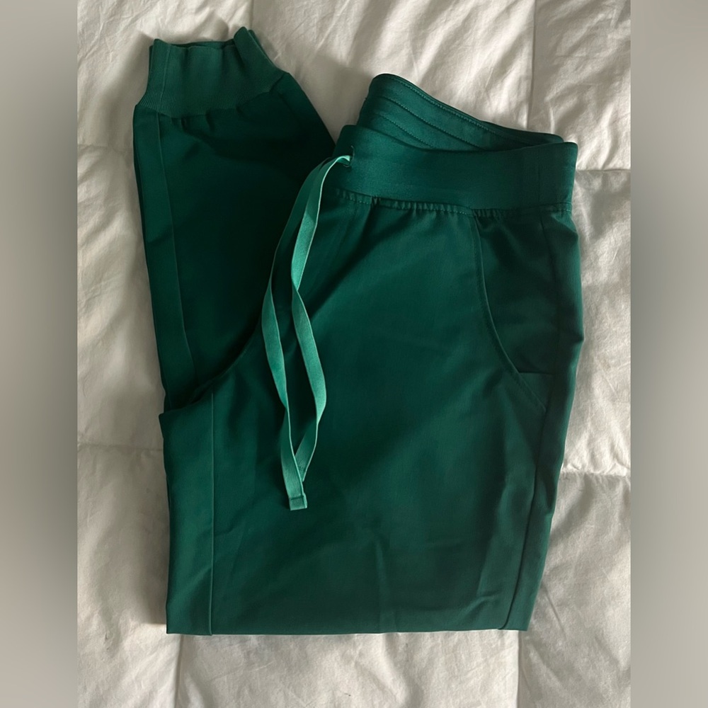 FIGS Zamora jogger scrub pant